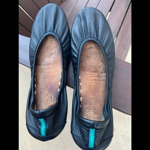 Black Tieks Size 8. Worn as shown in pics.